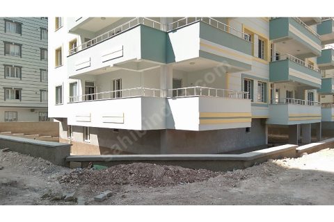 185 m yeni daire önü park