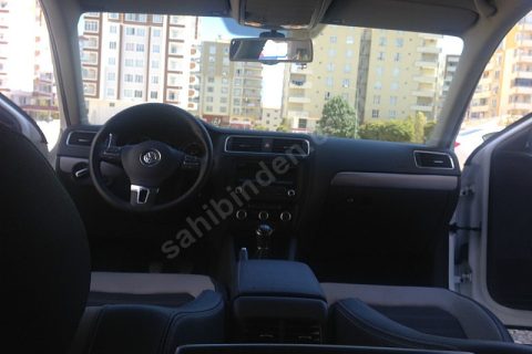 2012 jetta comfortline şeker beyazı 24 bin km de