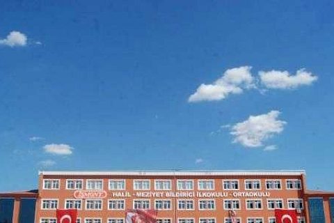 Mehmet Bildirici'nin Yaptırdığı Okul Törenle Açıldı