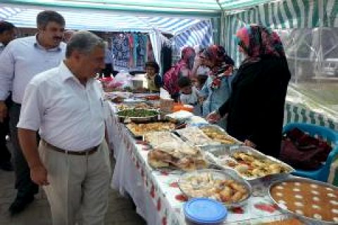 Nizip'te ihtiyaç sahibi öğrenciler yararına kermes