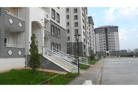 Fatih sultanda göbek kat 3+1 kiralık toki