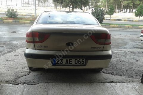 Sahıbınden satılık 2001 model megane rta dır.