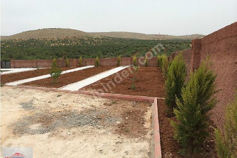 Ulu gayrimenkul den satılık havuzlu villa ana yola yakın