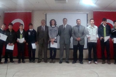 Ilçe kaymakamı harun sarıfakıoğulları ve ilçe milli eğitim müdürü cengiz gündeş okul 