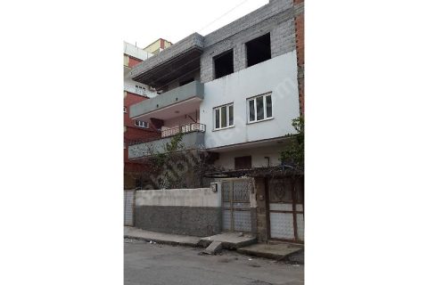 Fatihsultan mahallesinde 200 m2 müstakil ev...