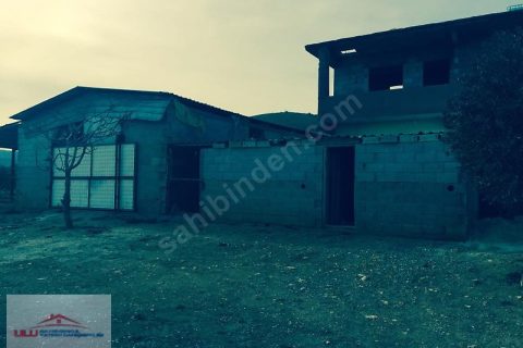 Ulu gayrimenkulden satlık bağ evi ve ahır