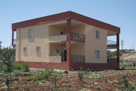 Rumkale cıvarı satılık lüks havuzlu vılla