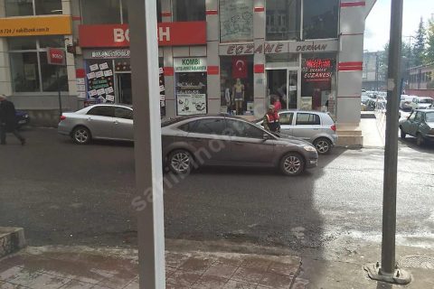 Nizipin en işlek yerinde market