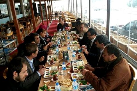 Nizip Kaymakamı Harun SARIFAKIOĞULLARI "Nizip Engelsiz Eller Üretiyor" kursiyerleri i