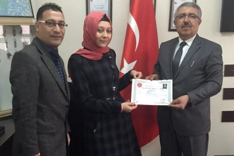 Zeynep öğretmenden örnek davranış