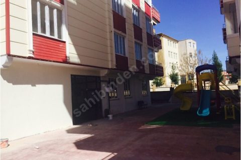 MÜSLÜM ERDOĞAN İLKOKULU YANINDA 2+1 120 m ² ARA KAT DAİRE