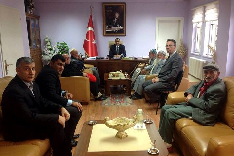 Nizip Huzurevinde kalan yaşlılarımız, Nizip Kaymakamı Harun SARIFAKIOĞLLARI'NI ziyare