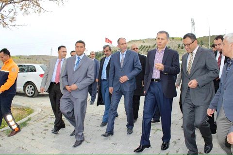 Gaziantep Valisi Sayın Ali YERLİKAYA, Suriyeli Misafirler için tesis edilen Çadırkent