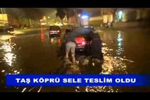 Taş köprü sele teslim oldu