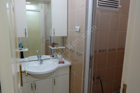 35 m.lik yol üzerinde bakımlı daire