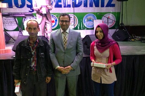 Nizip Kaymakamı Sayın Harun SARIFAKIOĞULLARI, temel dini bilgiler yarışması ödül töre
