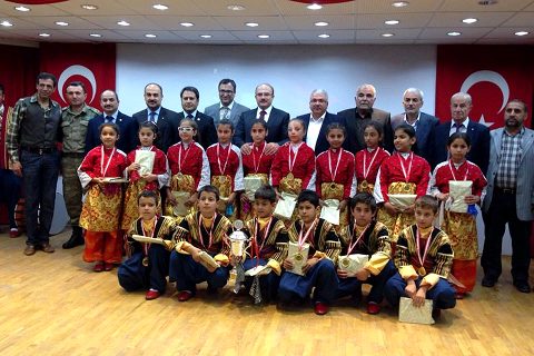 Nizip Kaymakamı Harun SARIFAKIOĞULLARI, Halk Eğitim Merkezinde düzenlenen ödül töreni