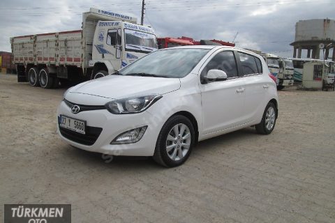 Hyundai i20 sense 2013 sahibinden navigasyon.blueth.ekran tv.