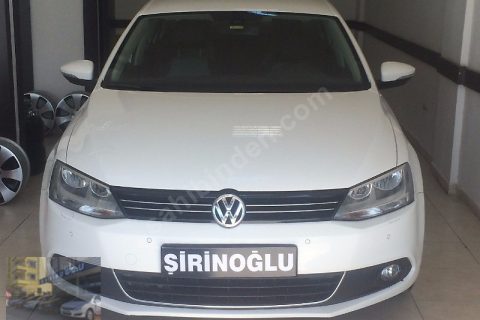 şirinoğlu otomotiv'den 2012 beyaz jetta orjinal hatasiz