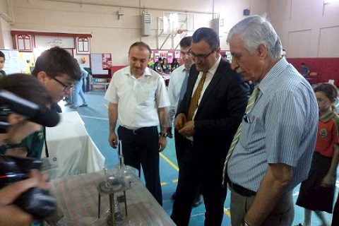 Nizip Kaymakamı Harun SARIFAKIOĞULLARI,Tübitak Bilim Fuarına katıldı..