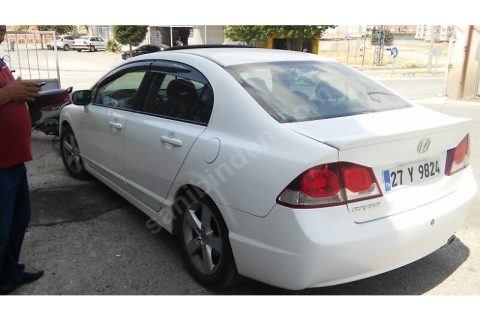 Emsalsi boyasiz kazasiz honda civic