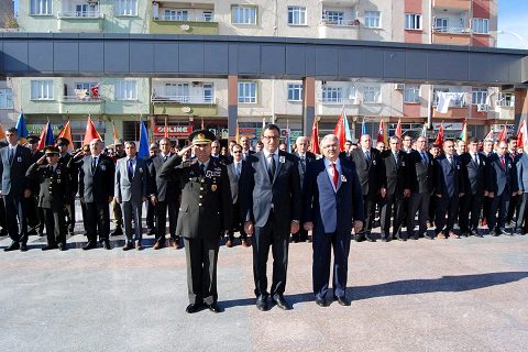 T.C'nin kurucusu Büyük Önder Mustafa Kemal Atatürk, ebediyete intikalinin 77. yılında