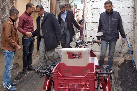 Nizip Kaymakamı Sayın Harun SARIFAKIOĞULLARI, ihtiyacı olan bir engelli vatandaşımıza