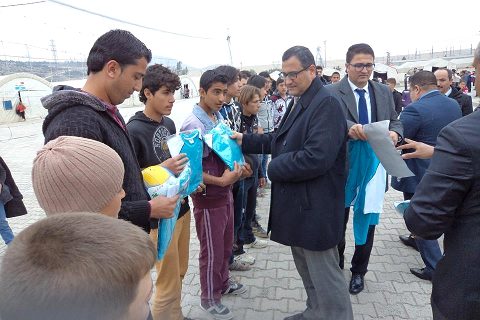 Geçici Barınma Merkezlerinden Nizip - 1 Çadırkent te açılan kurslar için, spor kıyafe