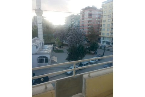 Nizip petek evlerde satilik köşe başi 4. Kat daire
