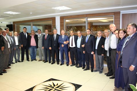 Menemen Ticaret Odası?nda Kardeş Oda Protokolü İmzaladı