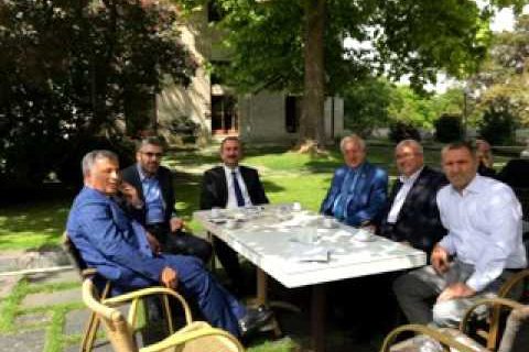 01 tbmm bahçesinde hizmetler istişare edildi