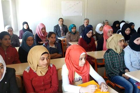 Nizip Kaymakamı Sayın Harun SARIFAKIOĞULLARI, Nizip Suriyeli Misafir Çocuklar Okulunu
