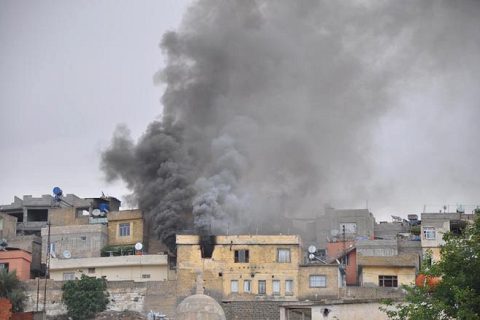 Birecik te çikan yanginda ev kullanilmaz hale geldi
