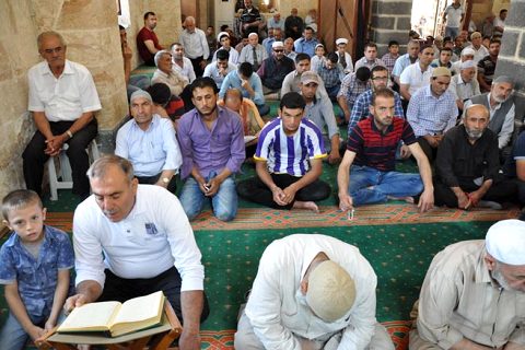 Ramazan ayinin ilk cumasi kilindi