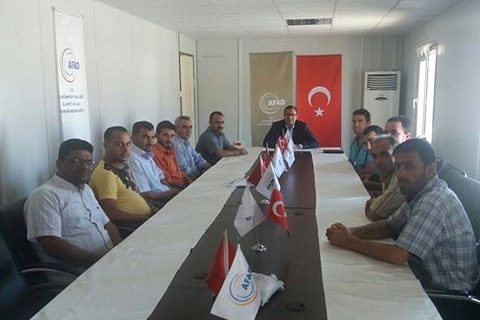 Geçici Barınma Merkezlerimizden Nizip-1 Çadırkent Mahalle Muhtarlarıyla toplantı yapı