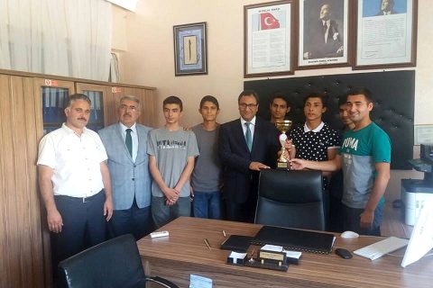 Nizip Kaymakamı Sayın Harun SARIFAKIOĞULLARI, Yahya Altınbaş Anadolu Lisesini ziyaret