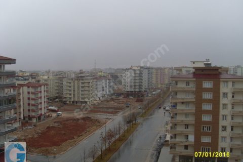 Öz ÇİLOĞLU GAYRİMENKUL'DEN 35 M Yol Üzeri 210 M'2 Geniş Daire..