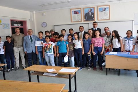 İslim Sayın Ortaokulunda Karne Dağıtım Töreni Düzenlendi