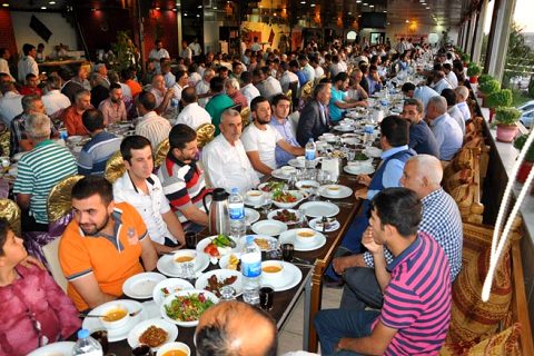 Nizip ticaret borsasindan iftar yemeği