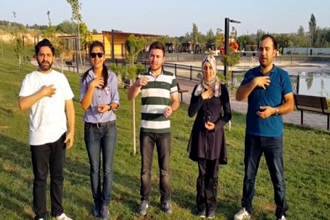 Nizip gasmek ten işitme engelliler için ?hayat bayram olsa? Klibi