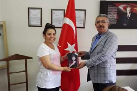 İl Milli Eğitim Müdürü Cengiz METE´nin Aday Öğretmenlere Gönderdiği Kitaplar Takdim E