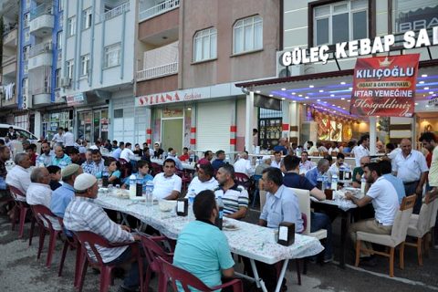 Kiliçoğlu inşaat tan iftar yemeği