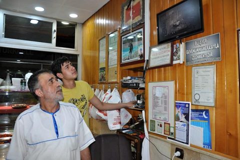 Sadaka kutusu hirsizliği kamerada