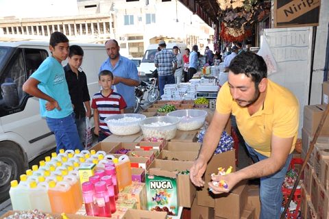 Bayram şekerleri tezgahlarda yerini aldi