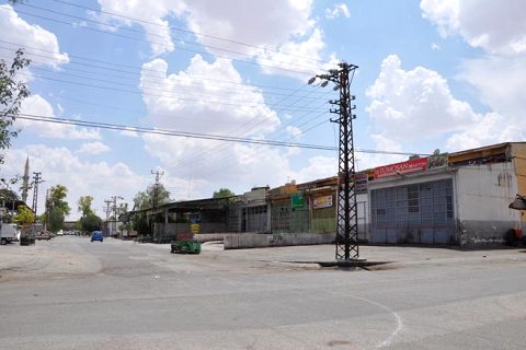 Sanayi sitesi esnaf sahresinde