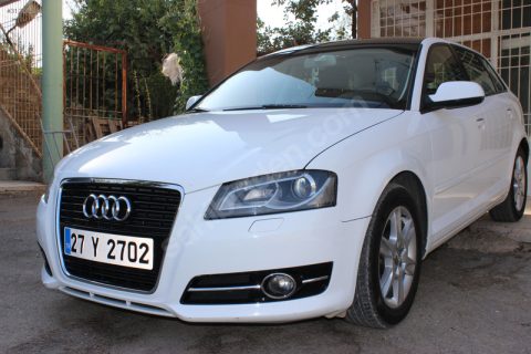 AUDI A3 1.4TFSİ SPORTBACK AMBİTİON F1 S TRONİC CAM TAVAN en dolu