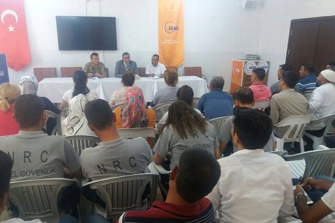Geçici Barınma Merkezlerinden Nizip-1 Konteynerkentte görevli personellerle toplantı 