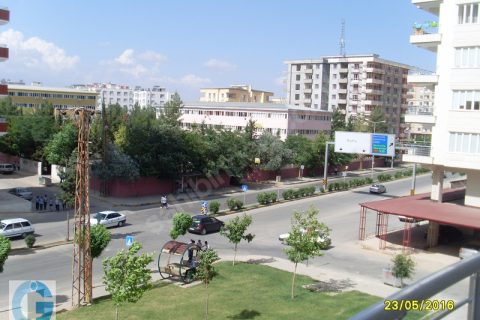ÖZ ÇİLOĞLU GAYRİMENKUL'DEN Cadde Üzeri 165 M'2 3+1 Daire...
