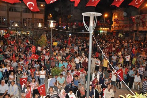 Demokrasi Nöbeti ne İlgi Artıyor