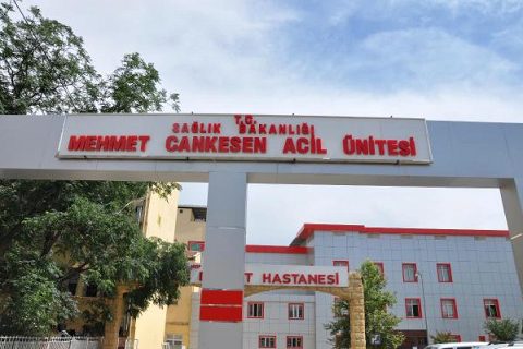 Nizip devlet hastanesinde 1 memur 8 sağlik çalişani açiğa alindi